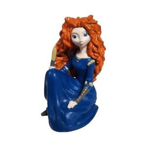 Disney Pixar Brave Merida Mini Figurine Seated with Bow 2.5 Inch Princess Figure